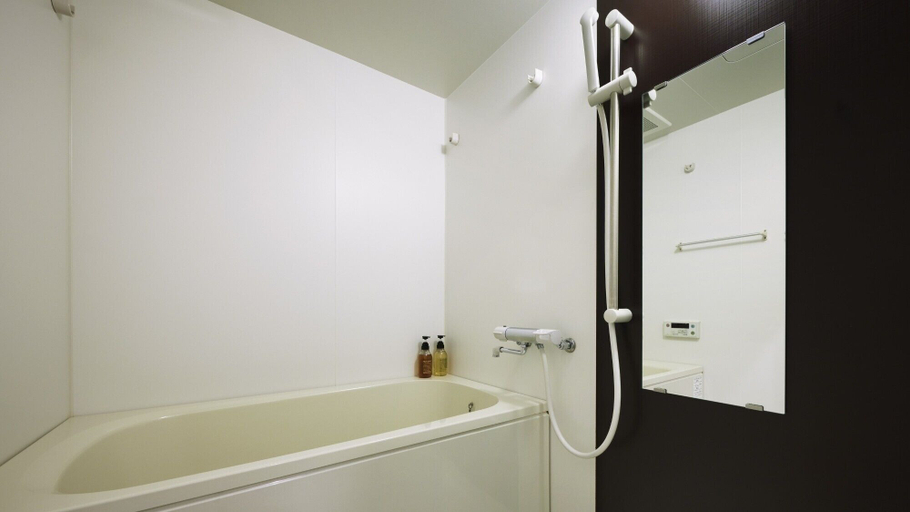 Bathroom 5, Minn Juso, Osaka
