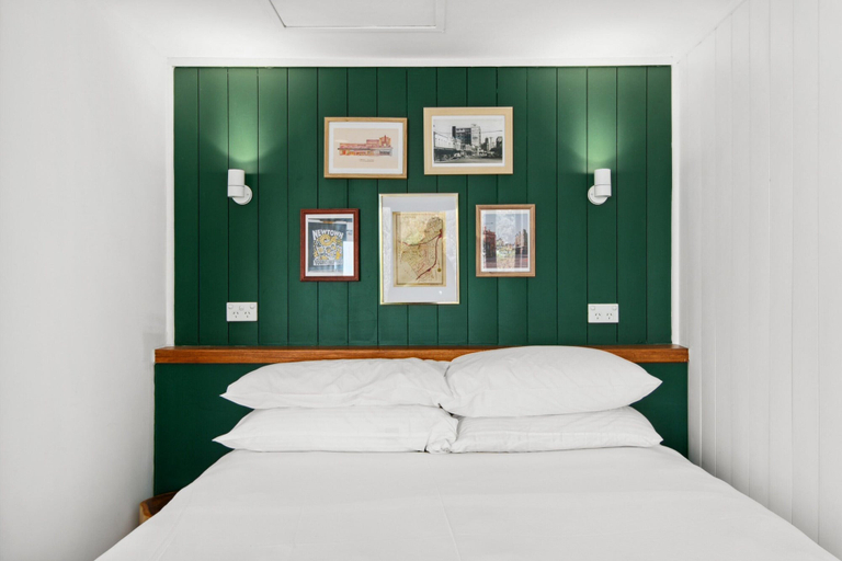 Room 5, Stylish Studio in the Heart of Newtown With Pool, Sydney