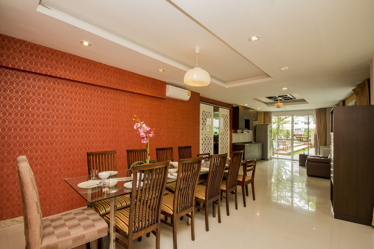 Food & Drinks 4, Tamnak Villa, Pattaya
