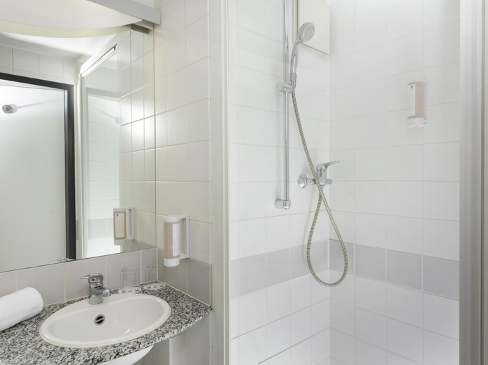Bathroom 5, ibis Styles Gelsenkirchen, Gelsenkirchen