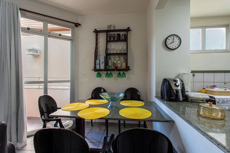 Dining room, Apto Pet Friendly com Garagem na Enseada Azul, Guarapari
