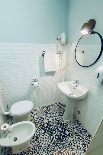Bathroom 5, Hotel Aurelia Milano Centrale, Milano