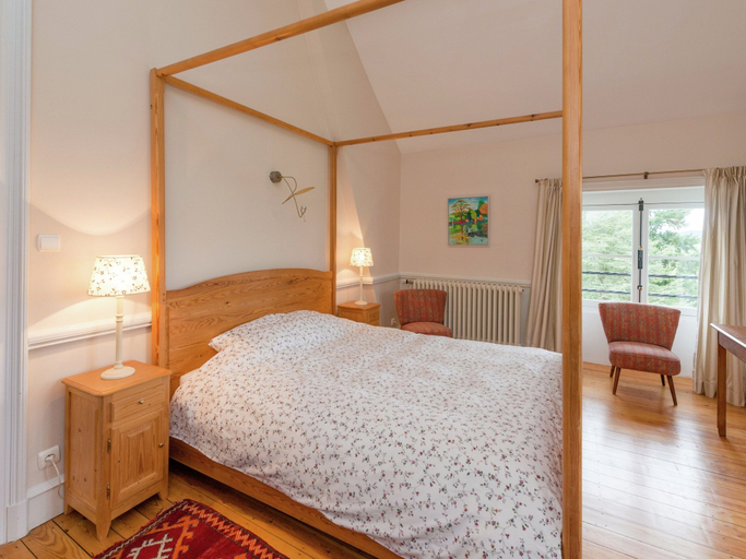 Bedroom 2, Beautiful Manor House in a Park Near Rochefort, Namur
