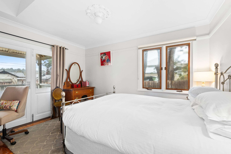 Primary image, Bright 3-bed House With Garden,, Blue Mountains