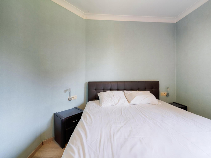 3, Villa Borgloon with Blossom Views and Jacuzzi, Limburg