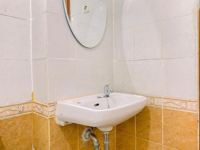 Bathroom 3, Simply Look Studio Grand Palace Kemayoran Apartment (Free Ipl & Utilities), Jakarta Pusat
