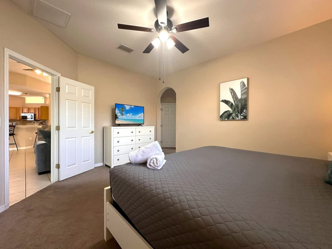 Room 2, Disney Hideaway Villa Sleeps 9 4Bd Home With Pool, Polk