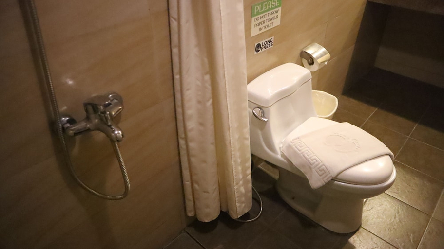 Bathroom 4, View Park Hotel, Tagaytay City