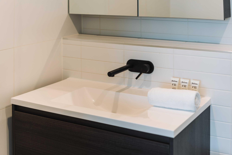 Bathroom 4, Lovely Sunny 2-bedroom Apartment with Pool and Gym, Canberra