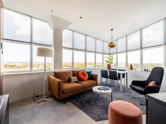 4, Comfortable Apartment With Panoramic Views, Den Haag