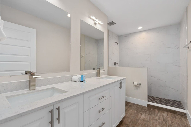 Room 2, Super Cool- Sleeps 17 Newly Built Near Parks, Osceola