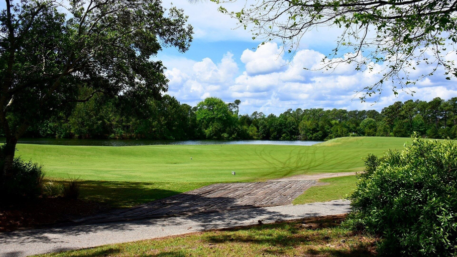 Golf 5, 11d True Blue Golf Haven 3 Bedroom Condo, Georgetown