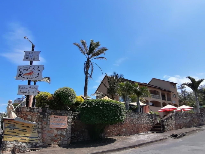 Exterior & Views 2, Crayfish Inn No.4, Ugu