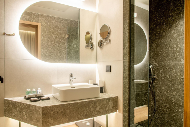 Bathroom 4, Senseana Sea Side Resort & Aquadventure - All Inclusive, Crete