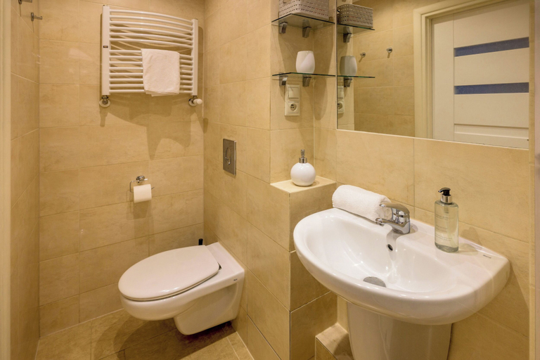 Bathroom 3, RentPlanet - Apartament Szewska, Środa Śląska