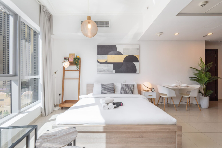 Room 2, Chic Marina-view Studio in Bay Central Marina, Dubai