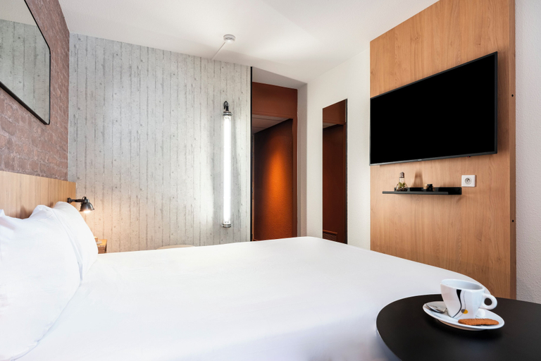 Bedroom 2, ibis Styles Lyon Villeurbanne Le Parc de la Tete d'Or, Rhône