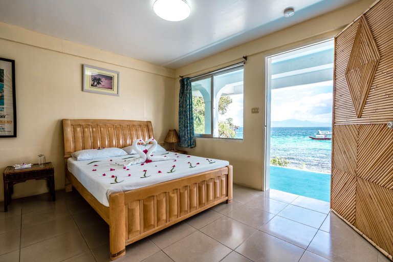 Bedroom 2, Campbells Beach Resort, Puerto Galera