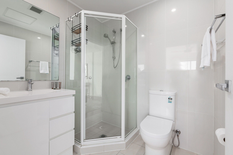 Bathroom 2, Bright 2-Bed Apartment with Balcony & Garage, Sydney