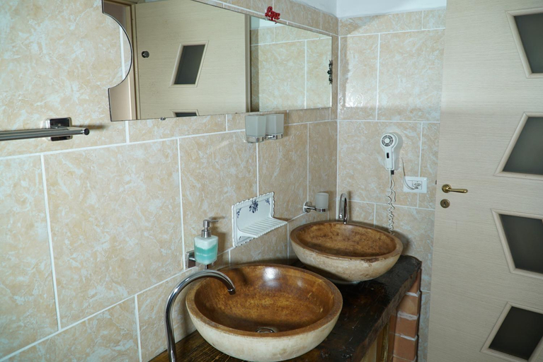 Bathroom 2, B&B Cappotto civico 48, Napoli