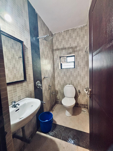 Bathroom 4, Sejal Guest House, North Goa