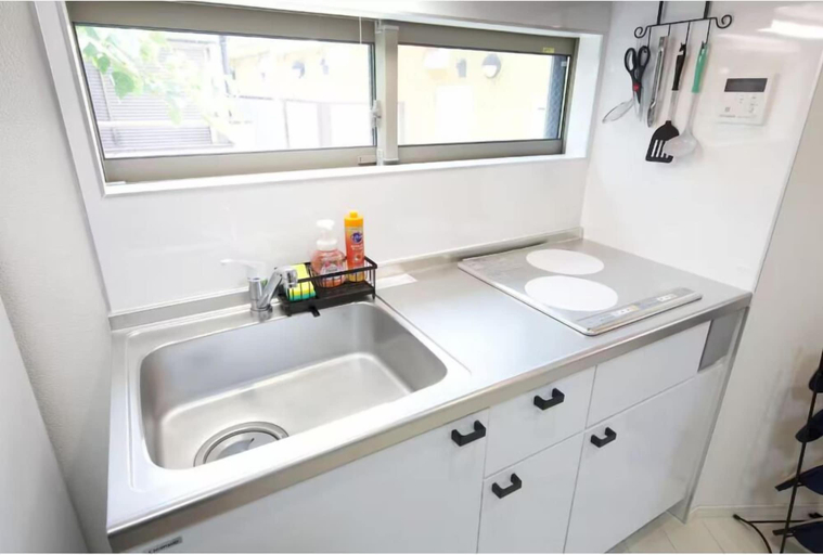 Bathroom 3, 5 Minute Walk from Nishi Shinjuku Gochome Station, Shinjuku
