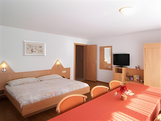 Bedroom, Hotel Eden, Visp