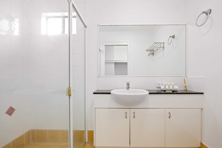 Bathroom 4, Beachside 3-bed With Bbq, Pool, Gym, Maroochy - Coastal North