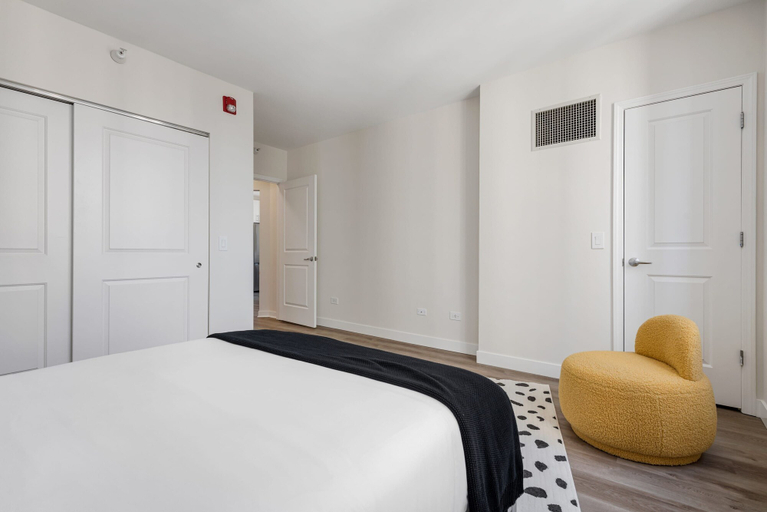 Room 4, Group Ideal Home 2x 2BR Balcony Prime Location, Cook