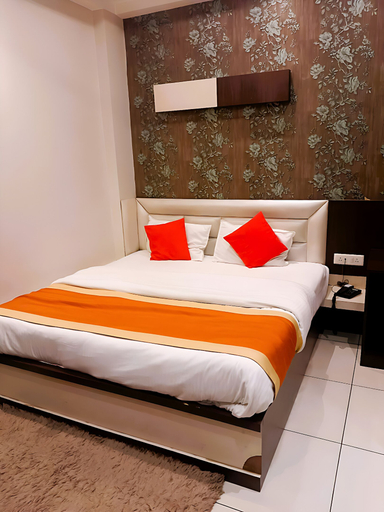 Room 4, Hotel Mukesh Palace, Kaushambi