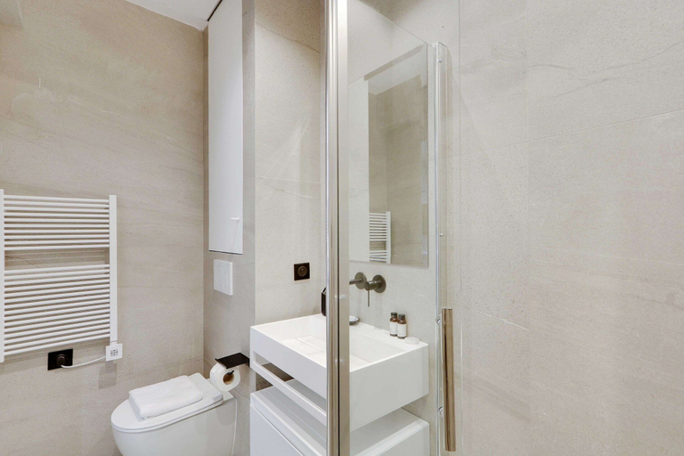 Bathroom 2, Modern Studio With AC in the Heart of Paris, Paris