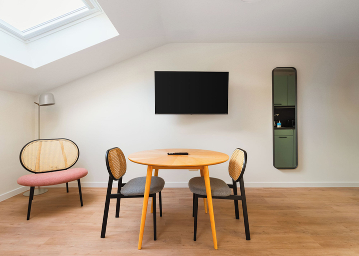 Room 3, Limehome Kortrijk Gentsestraat, West-Vlaanderen