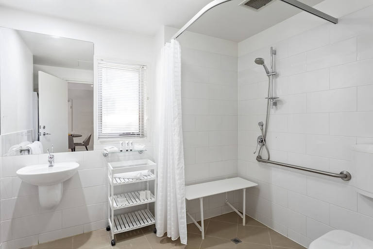 Bathroom 5, Quest Echuca, Campaspe - Echuca