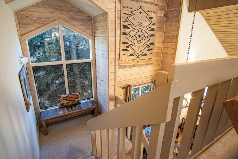 Interior 5, 2BD Fairway Nine Golf Condo + Free Resort Amenities, Blaine