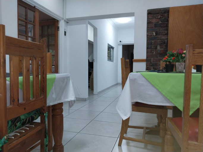Bedroom 3, Lily Guesthouse, Mangaung