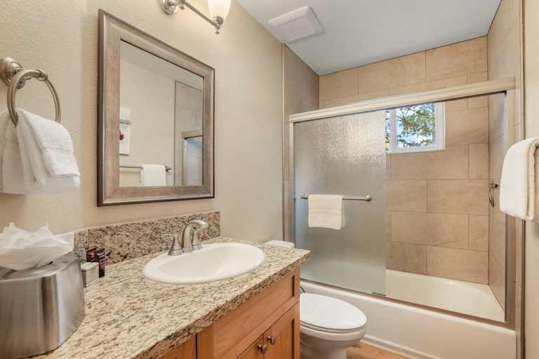 Bathroom 2, Woodlands House 3 Bedroom Home, Placer