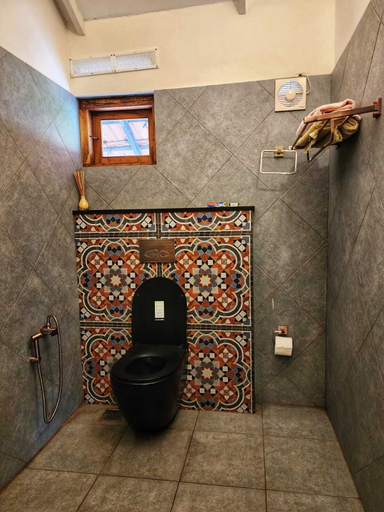 Bathroom 3, Talking Trees, Wayanad
