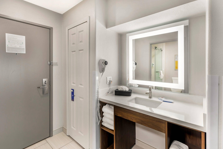 Bathroom 3, Comfort Inn & Suites Ogallala, Keith