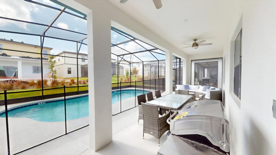 BBQ/picnic area, 8 Bedroom Themed Rooms Huge Games Room Pool Spa, Orange
