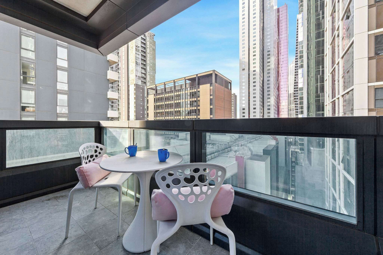 Interior 3, City View 2br, Free Parking, Bright & Central Apt, Melbourne