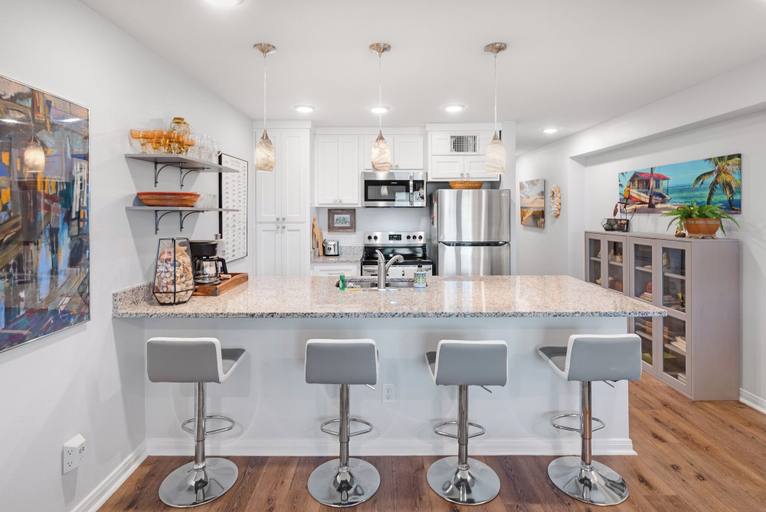 Food & Drinks, Sunrise Villas Condos, Nueces