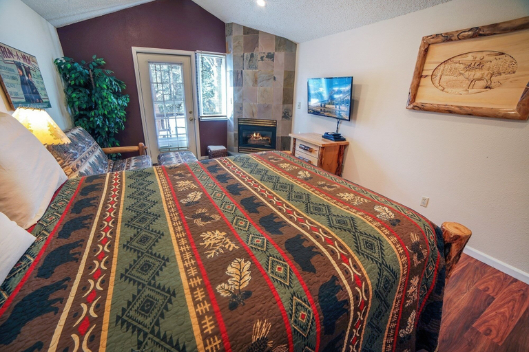 Bedroom 2, Fawn Valley Inn: 295 1 Bedroom Condo, Larimer