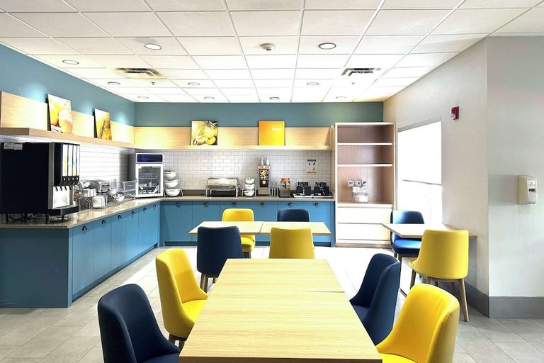 Food & Drinks 5, Comfort Inn Suites Calhoun, Gordon