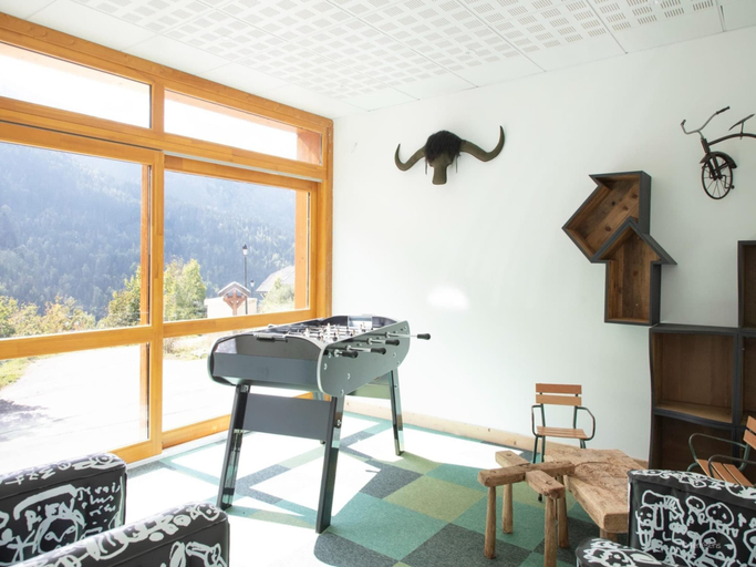 Game room 3, Chalet in Vaujany With Panoramic Mountain Views, Isère