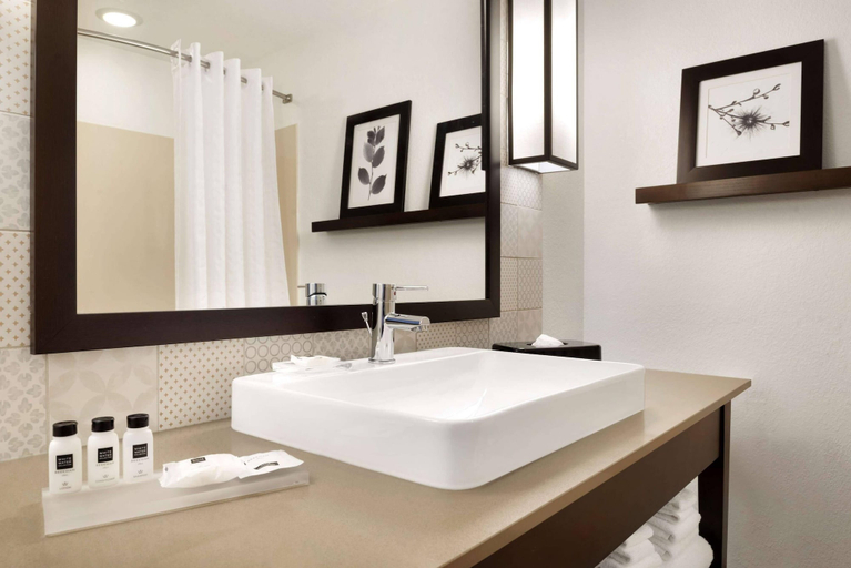 Bathroom 4, Country Inn & Suites by Radisson, Houghton, MI, Houghton