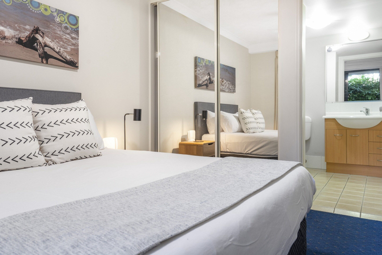 Room 2, 2-bed Family Haven With Pools, BBQ & Playgrounds, Gold Coast