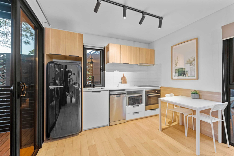 Private kitchen 3, Stylish New Farm Apartment With Courtyard, New Farm