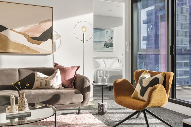Living area, Elegant 2-bed With Superb Views & Amenities, Melbourne