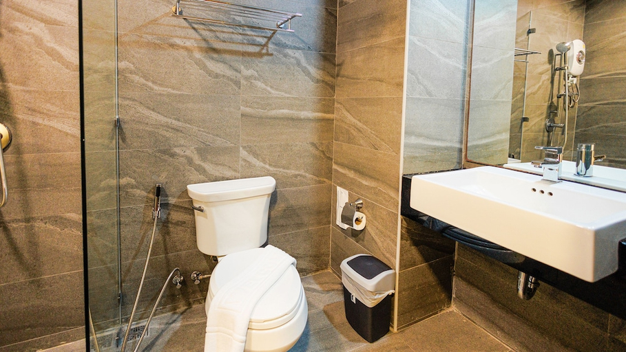 Bathroom 4, B2 Khon Kaen Premier Hotel, Muang Khon Kaen