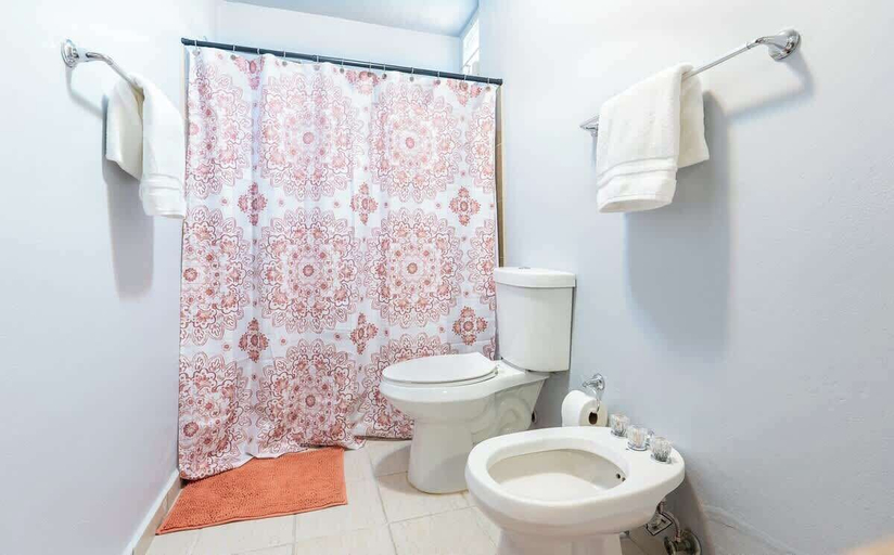 Bathroom 2, Coral 17 Costa Brava Condo, Pool, 5 Min From Beach
